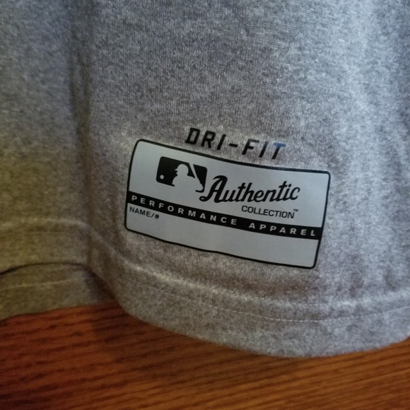 Never worn Whitesox Nike dryfit - Picture 3 of 6